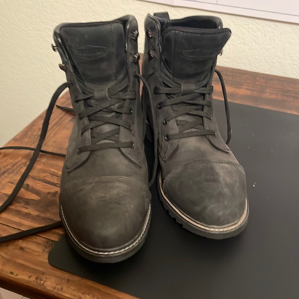 Mens motorcycle boots size 12 brand is street&steel